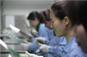 PCB廠家?guī)痔鬃鳂I(yè)