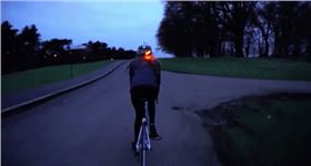 電路板廠之夜路中最亮的星 智能轉(zhuǎn)向燈頭盔護(hù)你平安 電路板廠之夜路中最亮的星 智能轉(zhuǎn)向燈頭盔護(hù)你平安