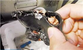 充電寶飛機上冒煙 電池電路板小編是時候科普一波攜帶鋰電池坐飛機的常識了!