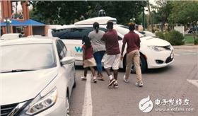 自動駕駛車輛的商業(yè)化 是人類和自動駕駛技術不斷適應的過程