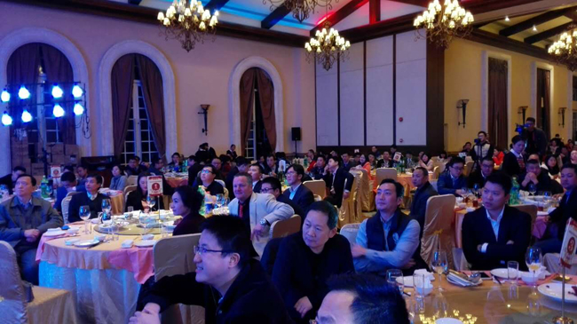 深聯(lián)線(xiàn)路板廠(chǎng)榮獲勤上彩易達(dá)光電2016年“杰出貢獻(xiàn)獎(jiǎng)”