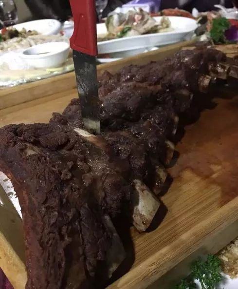 同事結(jié)婚只給100紅包，線路板廠小編都覺得尷尬，結(jié)果…廣東人的評(píng)論亮了，哈哈哈